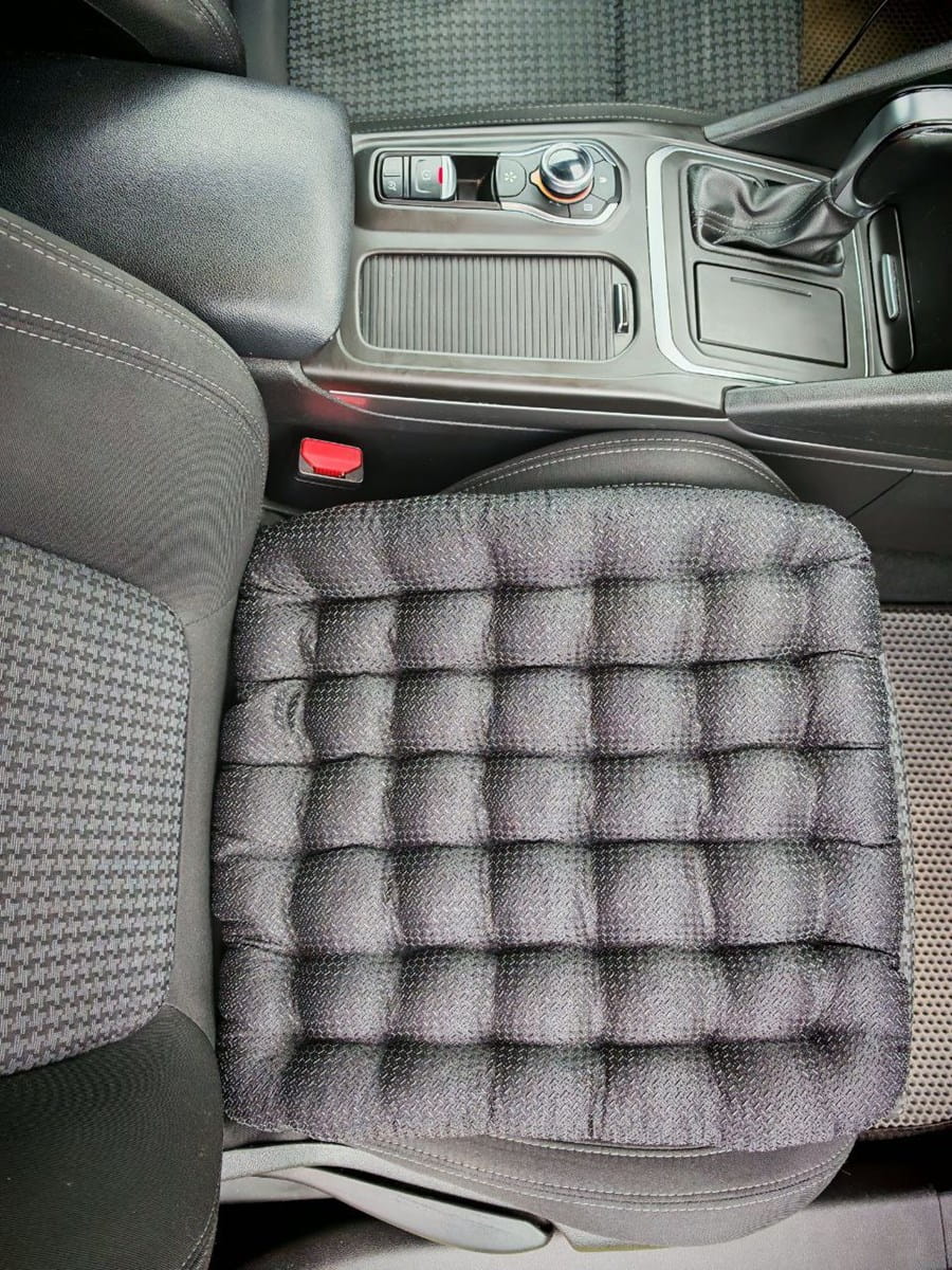 снимок Подушка автомобильная на сиденье "ОРТО-ЛЮКС" черная 50*45 от магазина BIO-TEXTILES ОПТ